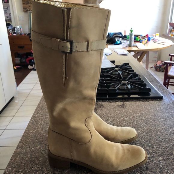 Boots - Picture 4 of 4